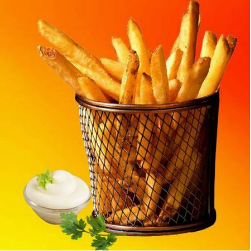 Frites avec Sauce Fromagère Maison